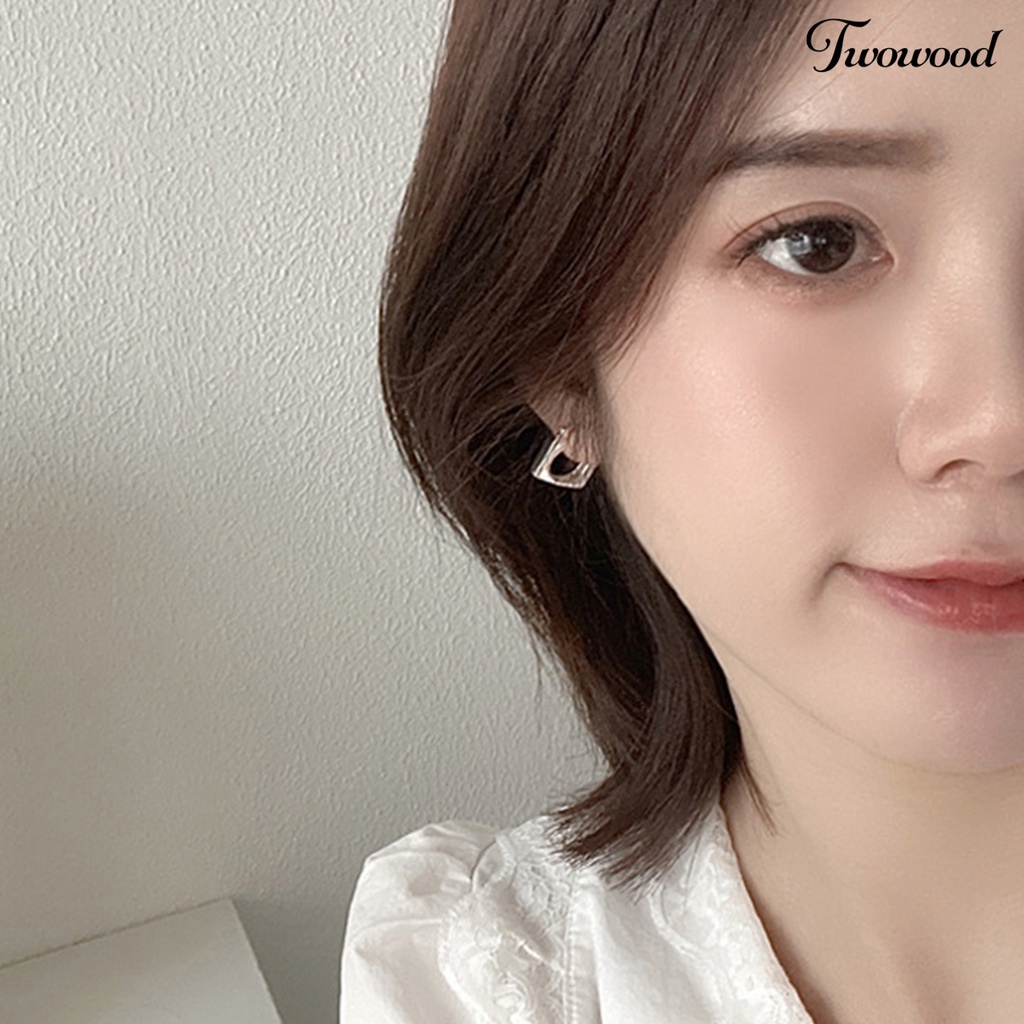 1pc Anting Juntai Bentuk Persegi Permukaan Halus Tebal Gaya Hip Hop Untuk Unisex