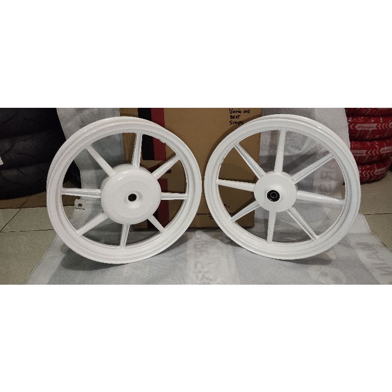 Pelak Beat, Vario, Scoopy V Rossi