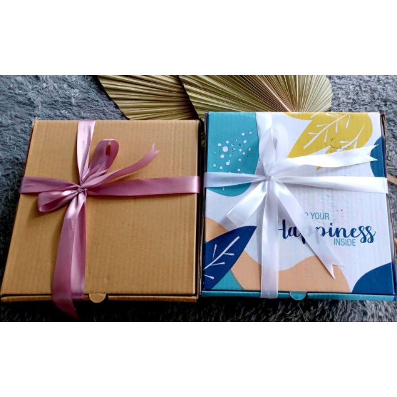 

Box hampers/kotak kado