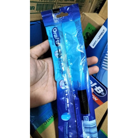 ORAL-B SIKAT GIGI 3-IN-1 ACTION SOFT / ULTRACLEAN CLASSIC