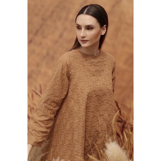 buttonscarves preloved ELIZA top benang jarum size M