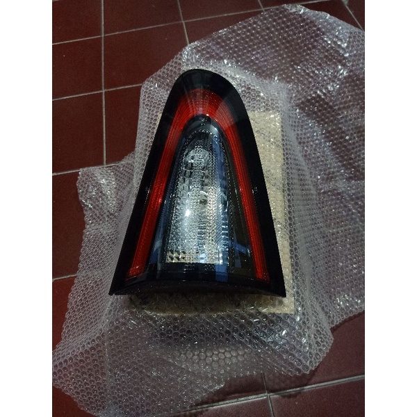 Lampu Bagasi Reflektor pintu bagasi toyota sienta type Q original toyota
