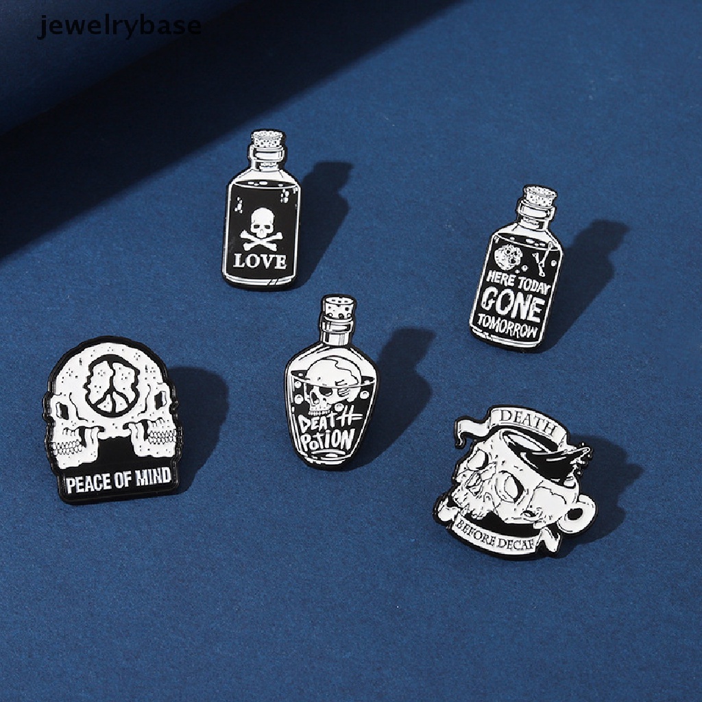 Bros Pin Enamel Desain Tengkorak Botol Hitam Gaya Punk Untuk Koleksi