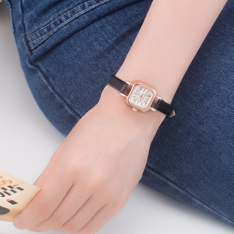 RRNS 132 Jam Tangan Casual Wanita Analog Kecil Dial Bulat Dengan Strap Pu Leather Korean Fashion