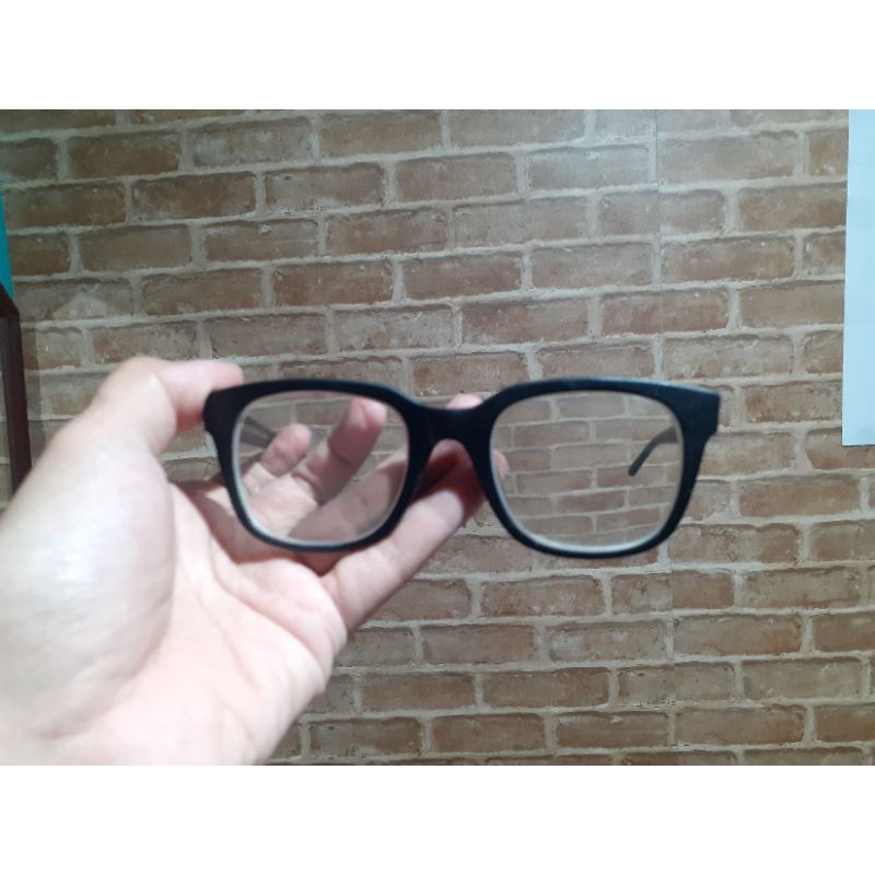 Service kacamata pindah lensa