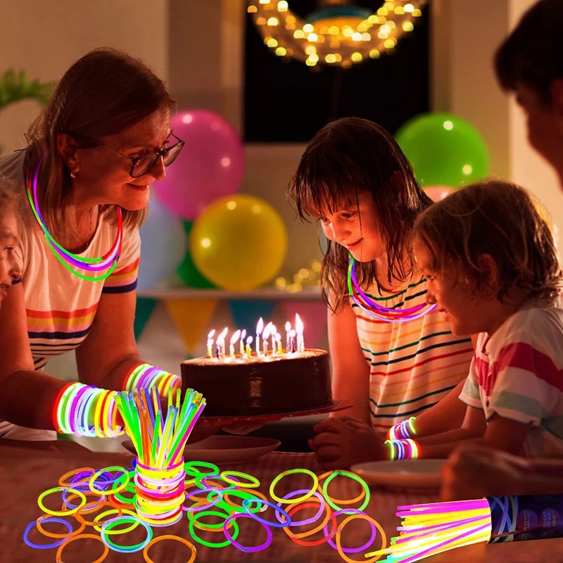 1pc Gelang Stick Lampu LED Luminous Glow In The Dark Untuk Dekorasi Pesta Ulang Tahun / Pernikahan