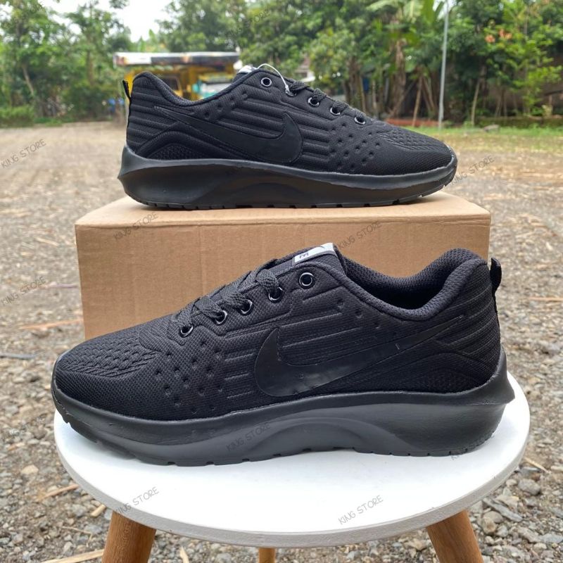 Sepatu Hitam Putih Pria &amp; Wanita Sepatu Hitam Polos