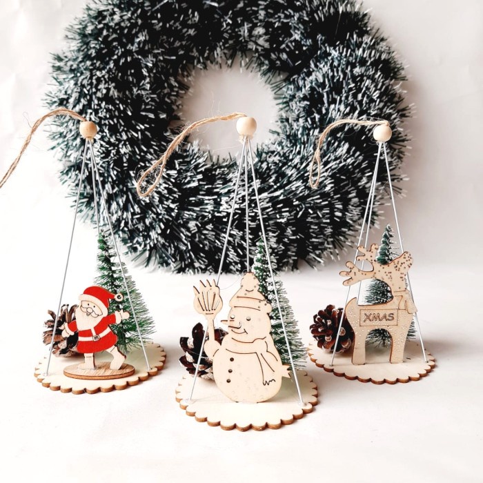 

Pohon Natal Kayu Hiasan Natal Dekorasi Gantungan Santa Natal Christmas - RANDOM NATAL