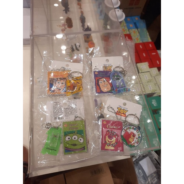 miniso x toy story gantungan kunci