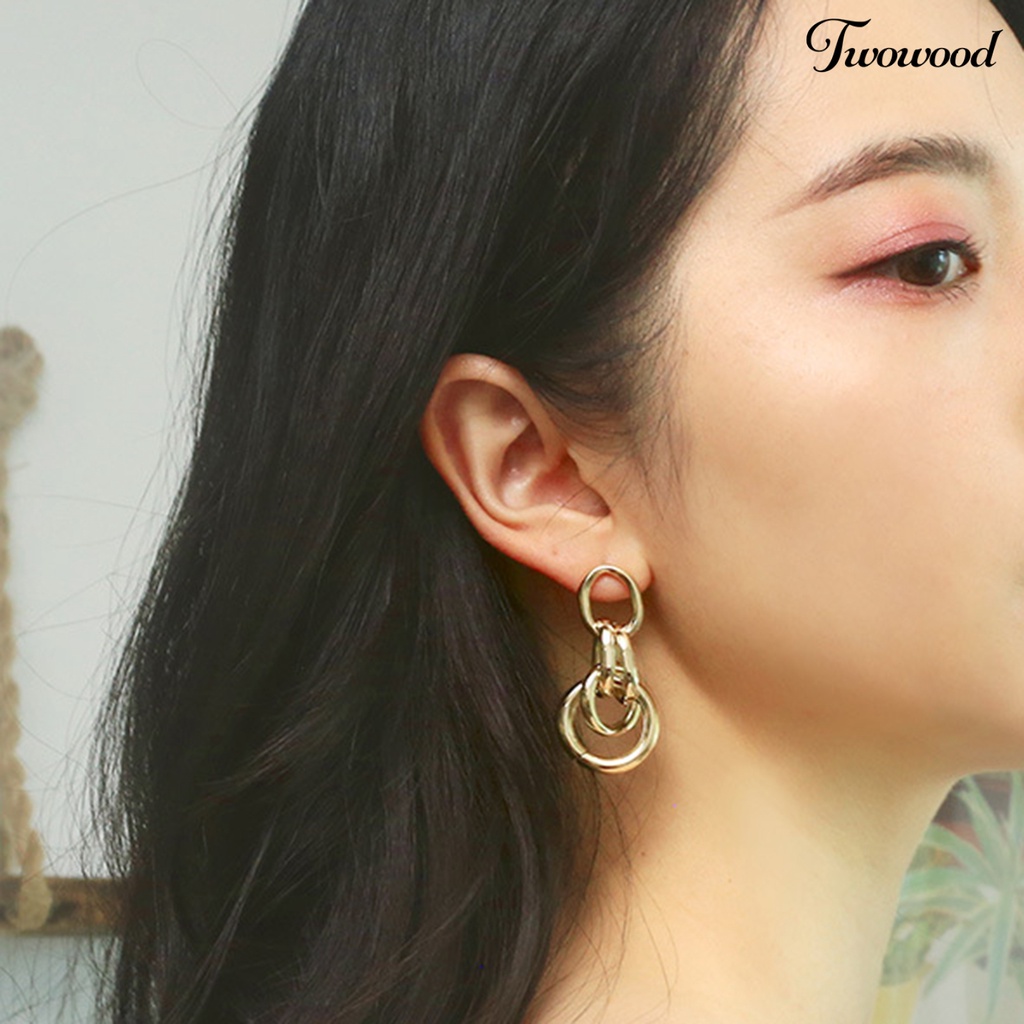 1 Pasang Anting Stud Bentuk Lingkaran Model Hollow Bahan Metal Gaya Vintage Untuk Pernikahan