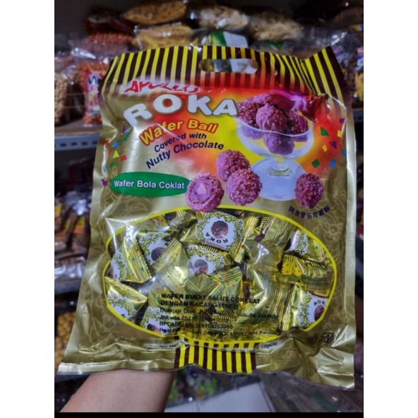 

roka wafer ball/wafer bola coklat