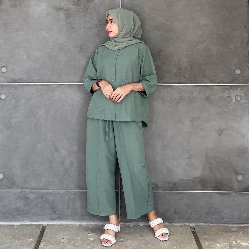 SETELAN CRINKLE AIRFLOW / SETELAN 2IN1 BAJU TANGAN BALON DAN CELANA KULOT /OOTD HIJAB STYLE /4 WARNA (BANYAK SIZE M, L, XL)