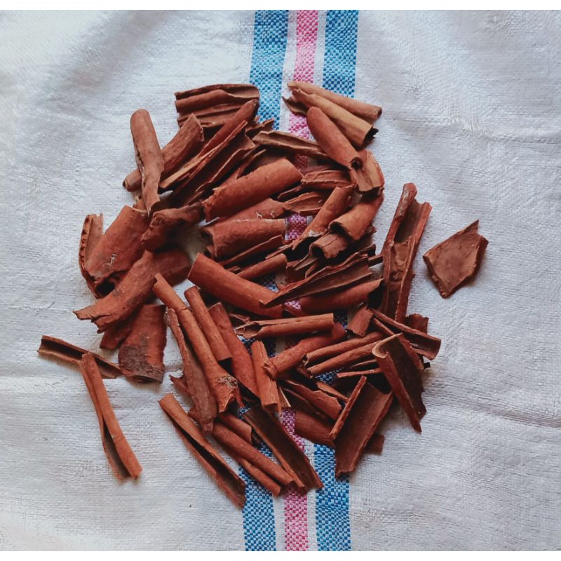 

Kulit Kayu manis Batang /Kayu manis / Cinnamon Sticks 1 kg