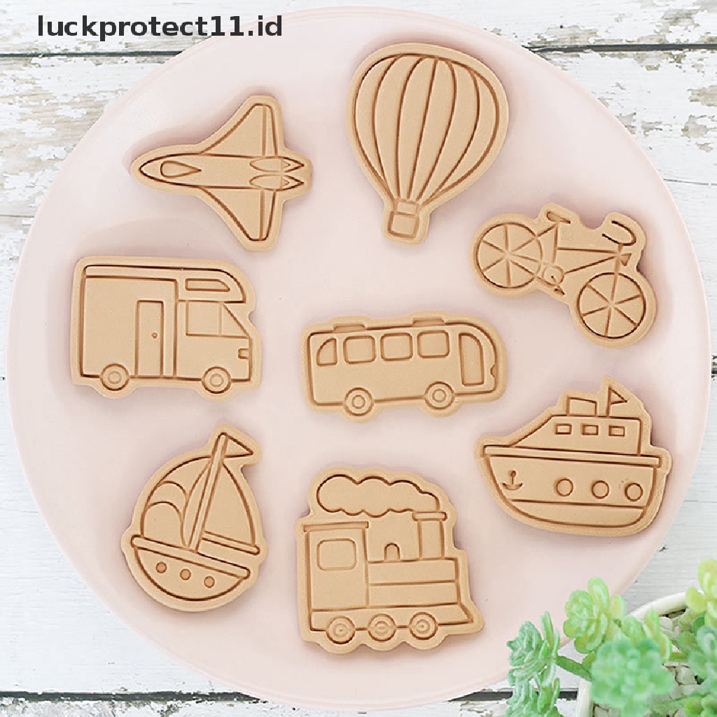 8pcs / set Cetakan Pemotong Kue / Biskuit / Fondant Bentuk Kartun Kendaraan 3D DIY