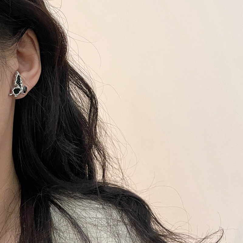 Anting Tusuk Asimetris Bentuk Kupu-Kupu Simple Untuk Wanita