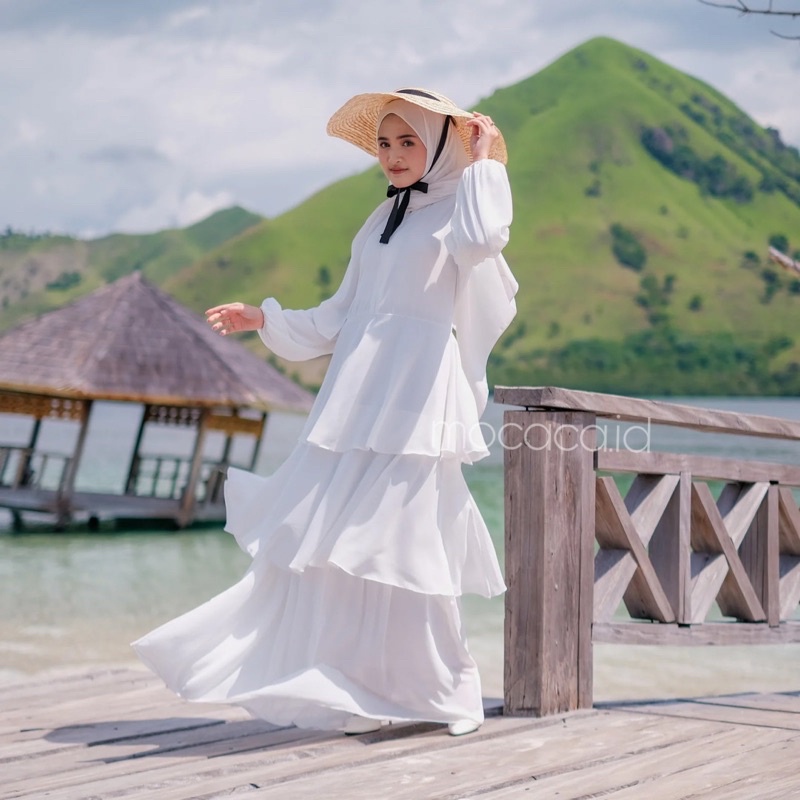 dress ceruty babydoll premium 3 susun full furing tidak nerawang flowy model mayung tali pinggang putih tulang broken white gading lengan karet busui dan wudhu friendly bisa untuk prewedding prewed ootd pantai