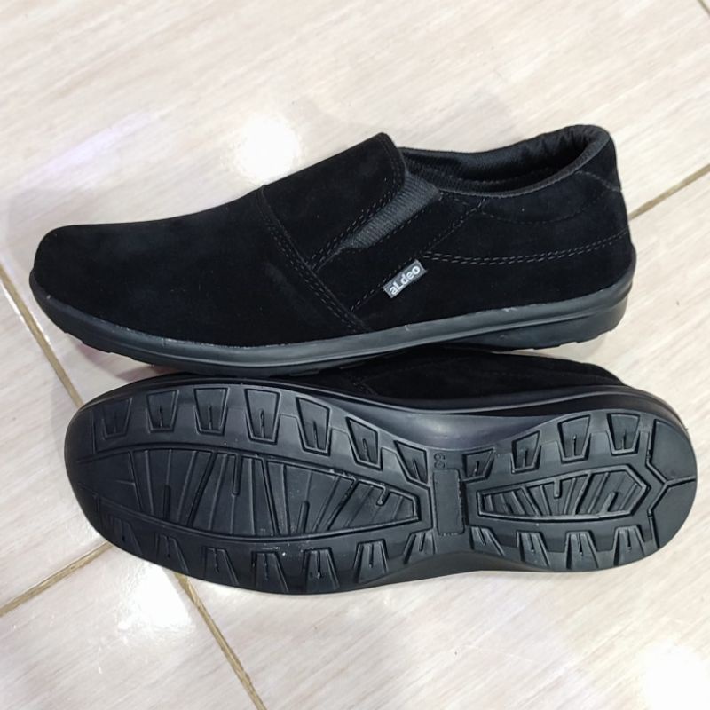 Sepatu Slip On Pria Tanpa Tali Hitam Polos Full Black Slop Casual Cowok Kekinian Buat Kerja dan Santai