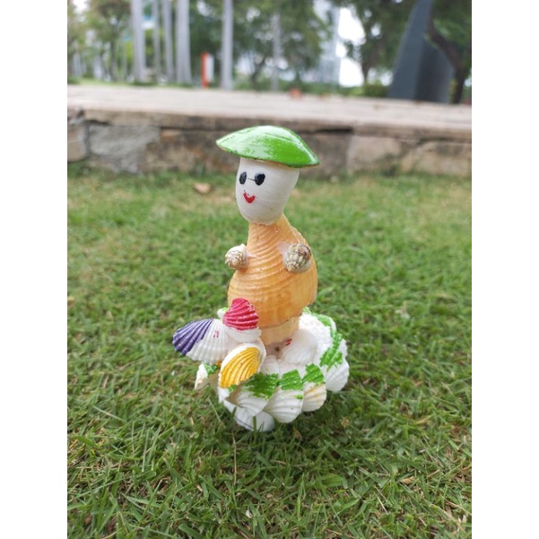 Boneka kerang / boneka kerang untuk hiasan / boneka prakarya dari kerang / boneka
