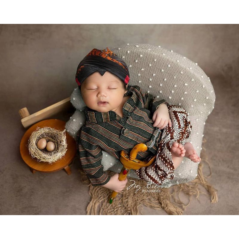Jasa Edit foto bayi ala studio/Newborn/Lakilaki