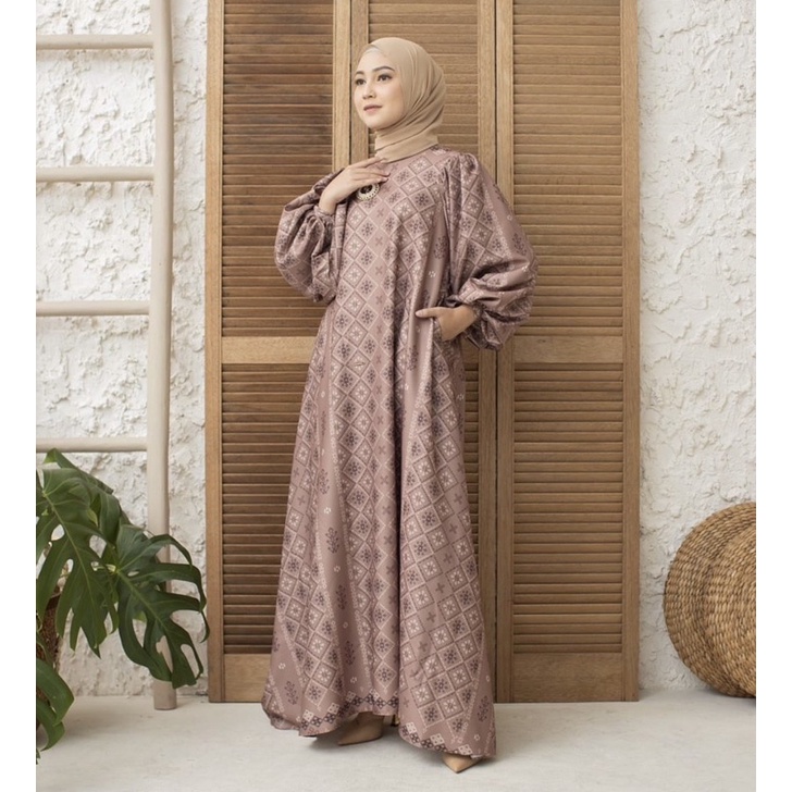 New With Tag Wearing Klamby Daphne Dress In Milo Size XL