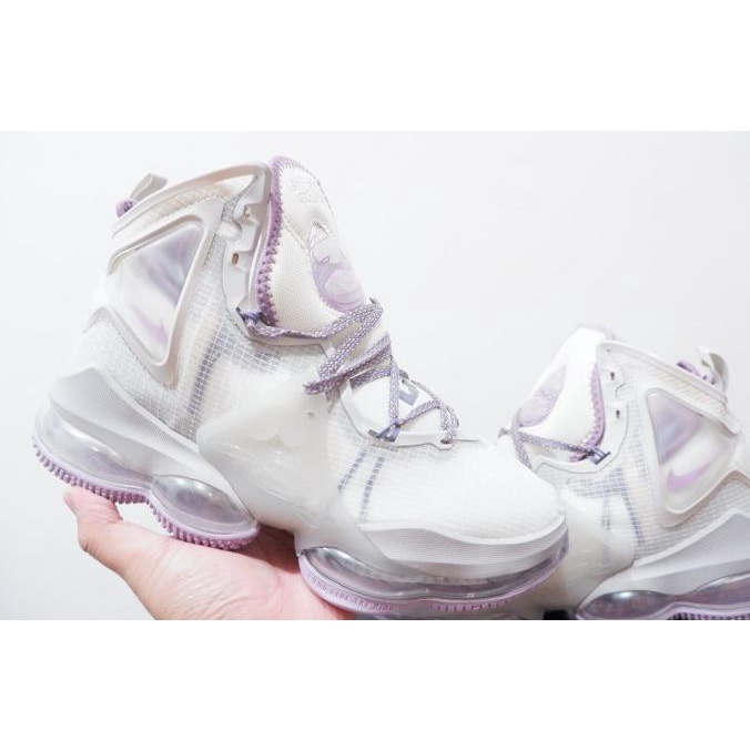 BARU SEPATU BASKET NIKE LEBRON19 HIGH STRIVE FOR GREATNESS