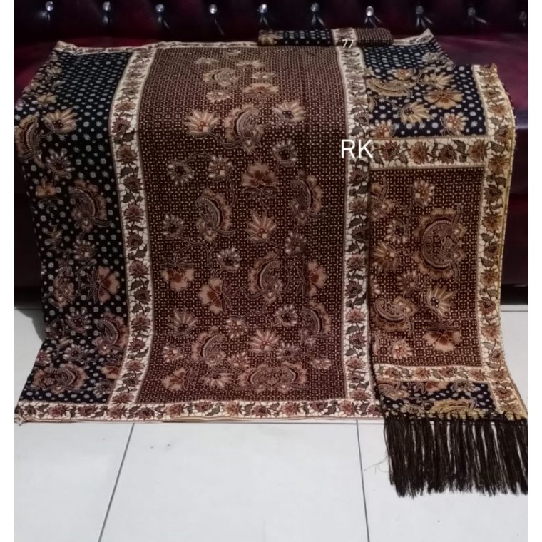 Kain Sarung dan selendang Batik