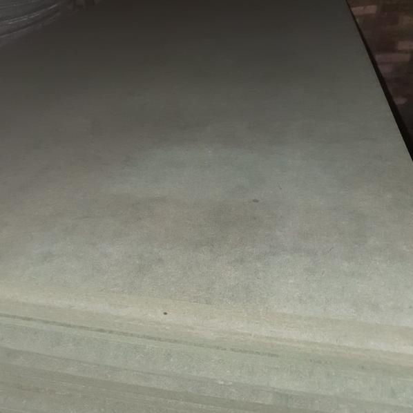 MDF hijau 3 mm / Triplek 3 mm MDF hijau HMR / MDF 3mm HMR
