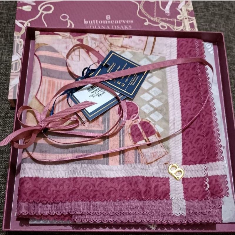 PL BUTTONSCARVES THE CHAIN SERIES 2