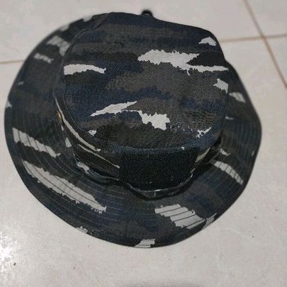 TOPI RIMBA LORENG KRI