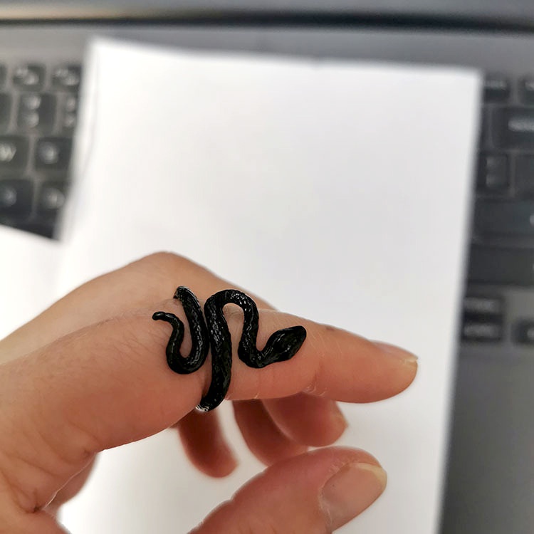 Cincin Desain Zodiak Ular Warna Merah Gaya Vintage Untuk Fashion