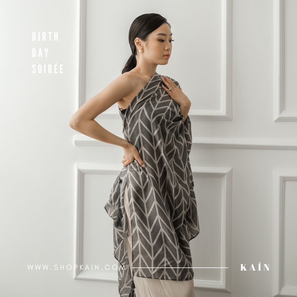 SHOPKAIN Folie shawl in Grey - BIRTHDAY SOIRÉE