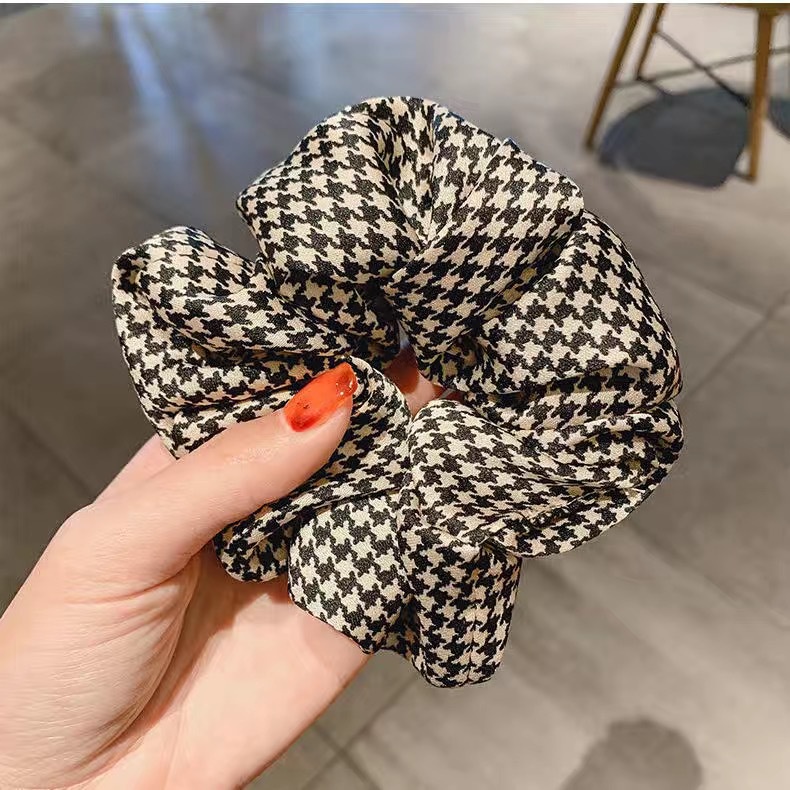 Murah Lebay S243 Ikat Rambut Korea Scrunchie Model Polkadot / Kunciran /  Ikat Rambut Aksesoris Hijab Bahan Sutra