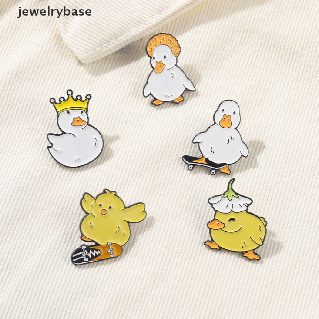 Bros Pin Enamel Desain Hewan Bebek Ayam Skate Naughty Bebek Angsa