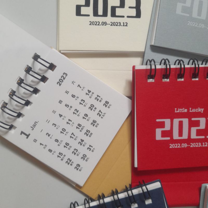 

Kalender Portable 2023 Mini Dekorasi Meja Belajar dan Kantor