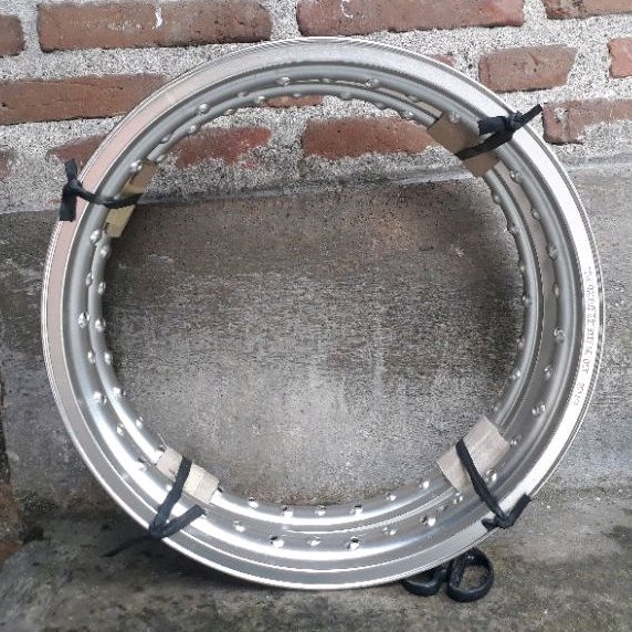 Velg TDR Er- Shape Silver uk 185/215