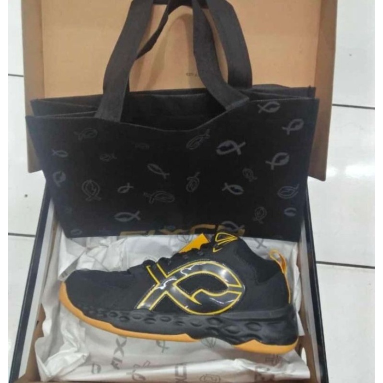 sepatu fixch