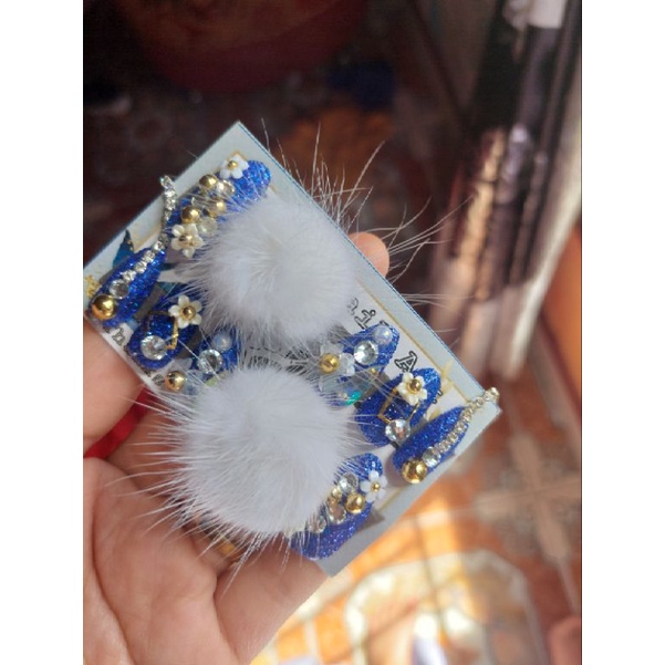 kuku palsu wedding mewah biru pompom putih