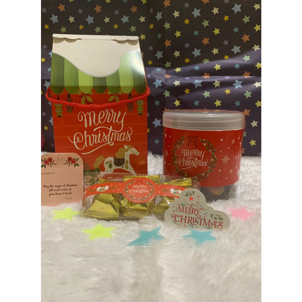 

Hampers Natal/Christmas Hampers Cookies/Kue Kering + Cokelat Box Ivory Tebal Free Kartu Ucapan + Dekorasi + Bubble Wrap