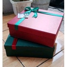 

kotak Kado /Kotak Hampers Natal Edition /Hardbox ukuran 25x25x8cm free hangtag Natal