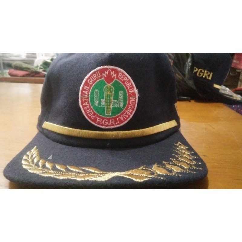 Topi Korpri dan PGRI
