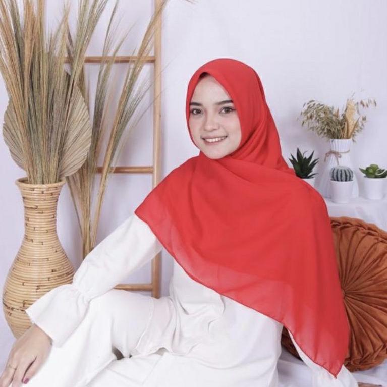 PRODUK TREND JILBAB SEGIEMPAT BELLA SQUARE POLLYCOTTON HIJAB POLOS MERAH CABE/ BENDERA ♘ 879