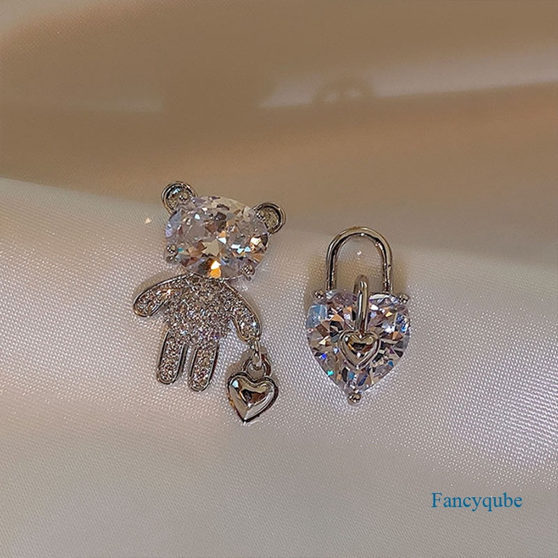 Fancyqube Anting Stud Zircon Bentuk Hati Beruang Asimetris Geometris Unik Elegan Untuk Wanita