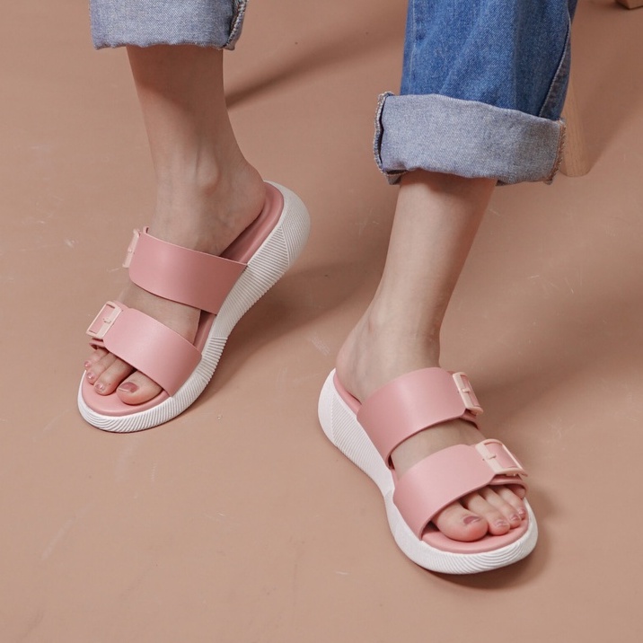 SARASARA YUK - Sandal Wanita Slop Casual Model Birken Sol Puyuh SARA SARA JEAN Sendal Selop Cewek Kulit Santai Strap Gesper Ban dua Empuk lucu Size 36 37 38 39 40 Warna Black Hitam Anti Slip Premium Original Kekinian Terbaru Shoes ORI Mall Official Store