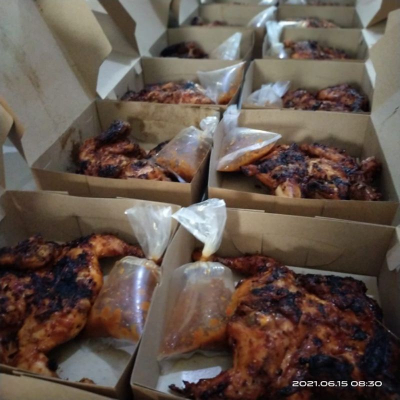 

AYAM BAKAR REMPAH PEDAS SAMBAL ENAK 1 EKOR MURAH ENAK TERJANGKAU BEKASI BARAT