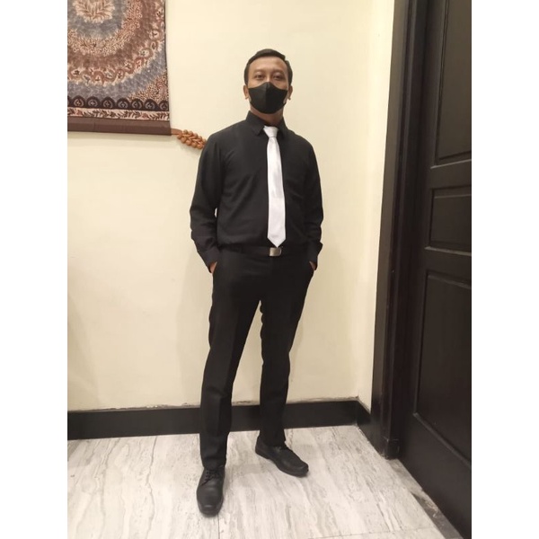 KEMEJA HITAM POLOS LENGAN PANJANG REGULER PILLARS