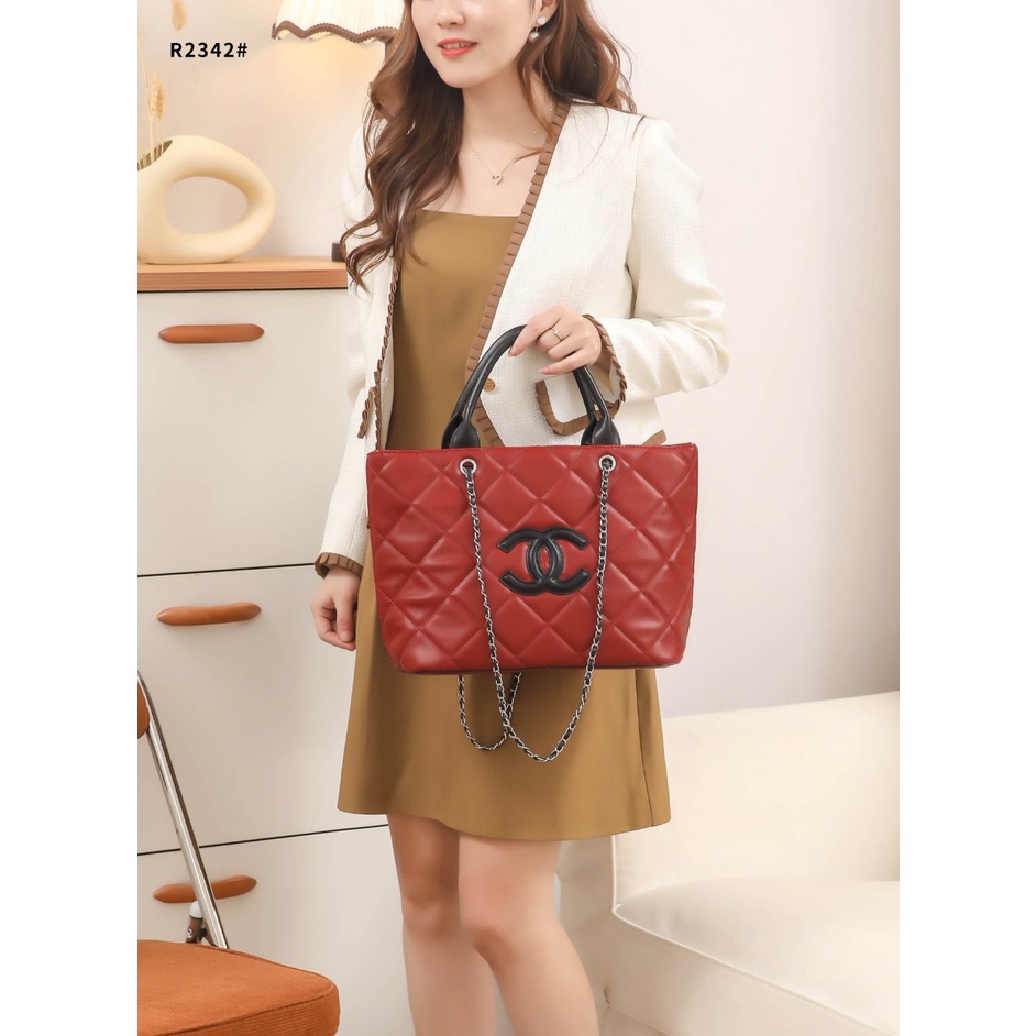 Ch Quilted Grand Shopping Tote Bag R2342