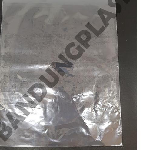 

PLASTIK KLIP BAJU / GARMENT ukuran 30x40 C-Tik