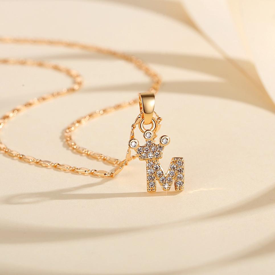 7Q3 Y555【】Kalung Titanium Liontin Huruf  Lapis Emas Kalung  Alfabet titanium Wanita Permata Perhiasa