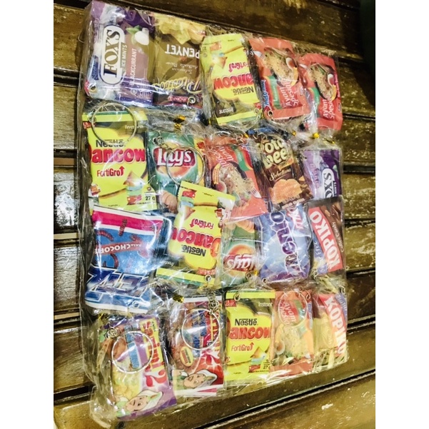 (100PCS) SOUVENIR PERNIKAHAN UNIK GANTUNGAN KUNCI SNACK KEMAS PLASTIK TERLARIS VIRAL GANCI SNACK MINIATUR SNACK ULTAH ULANGTAHUN