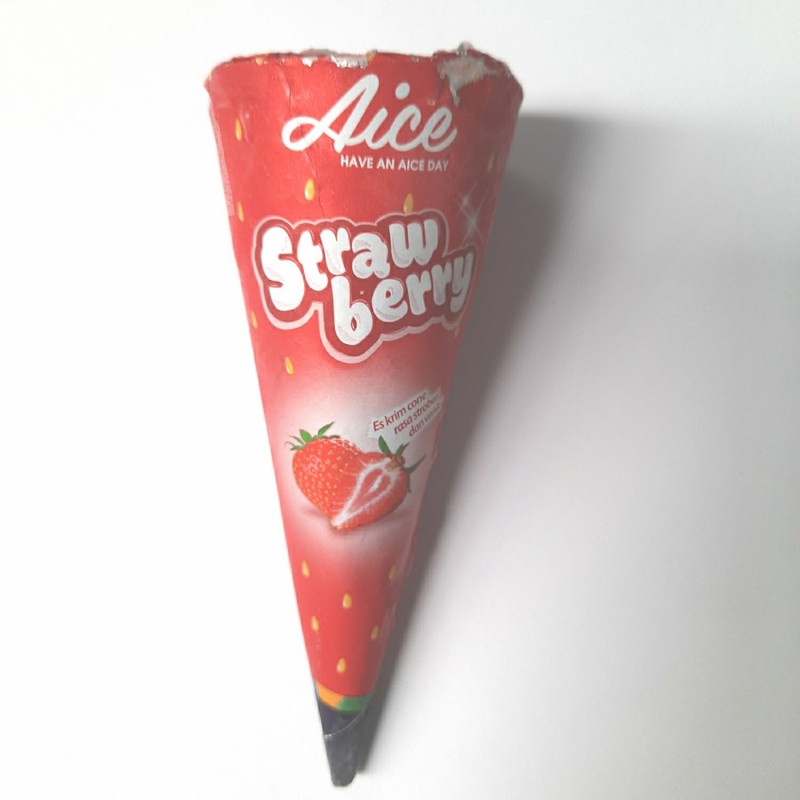 Es Krim Aice Strawberry Cone Khusus Instan - 1 Buah